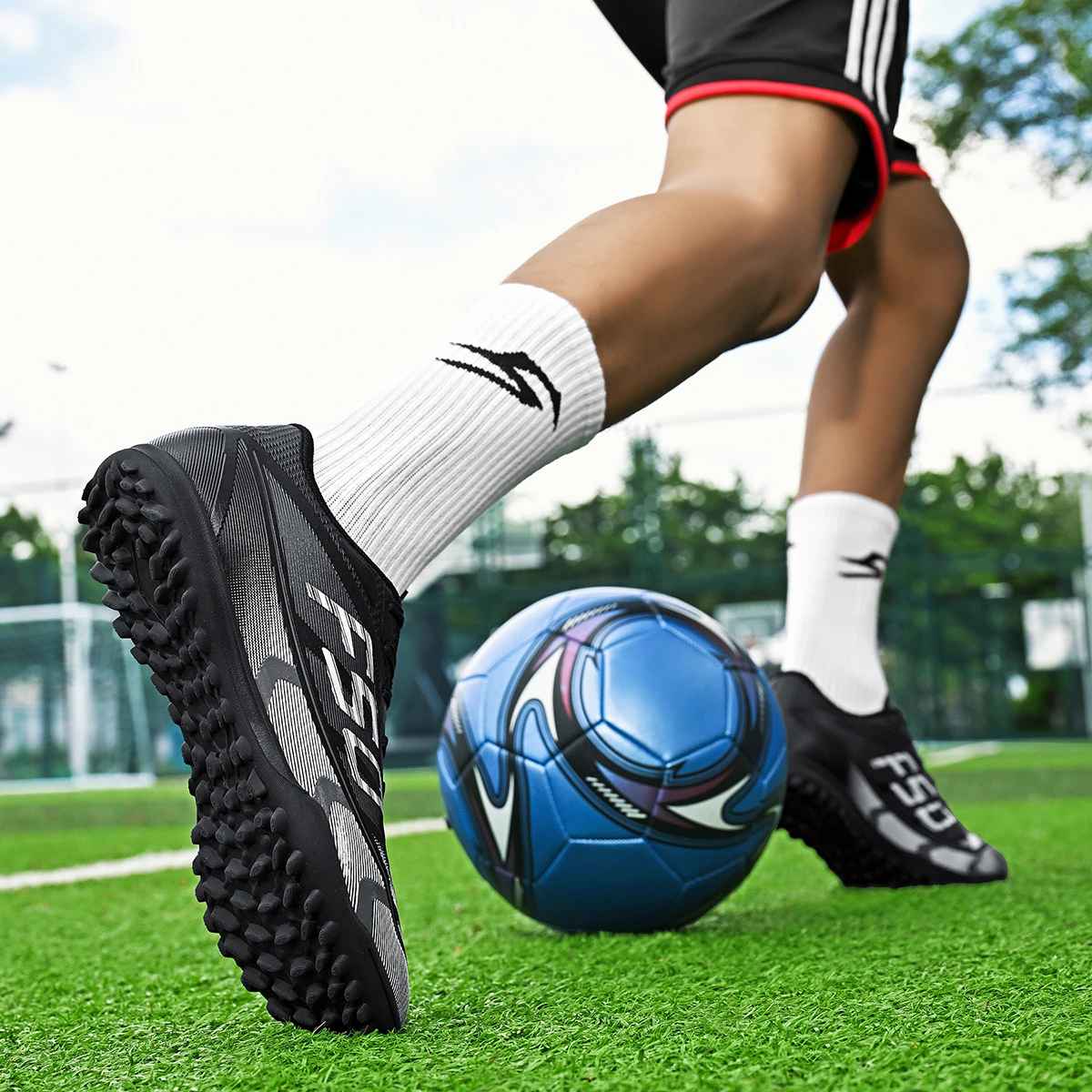 Ultra Light Adult TF Soccer Shoes Sweat-proof PU Fabric Wear-resistant Rubber Sole Snug Fit Unisex Turf Practice Sneakers