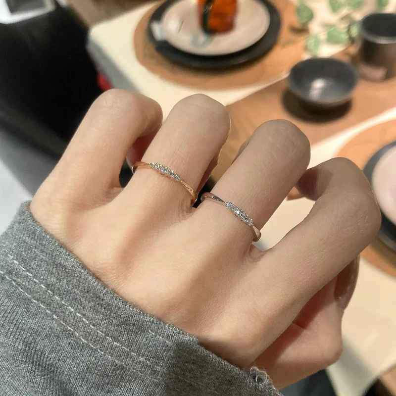 925 Sterling Silver Zircon Ring for Women – Simple Elegant Charm Ring for Party & Gifts